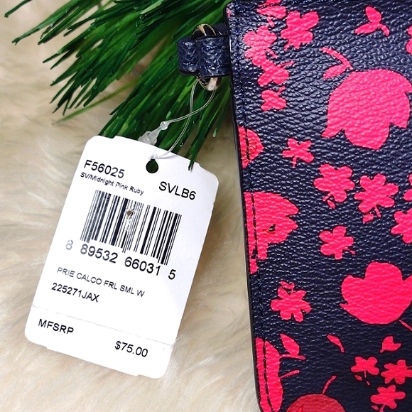 NWT Coach floral leather wristlet clutch - Picture 9 of 11